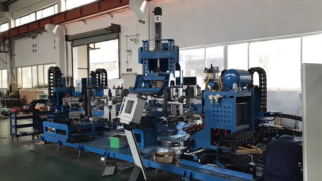 非標焊機生產現場7